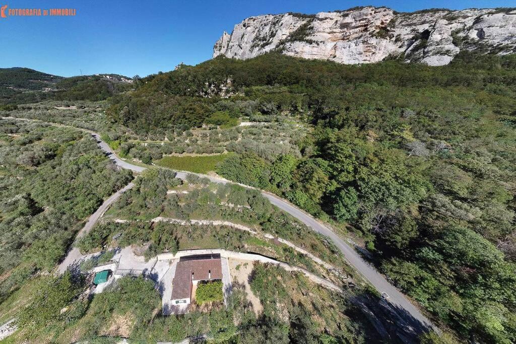 Casetta Di Monte Cucco Orco Feglino Exterior foto